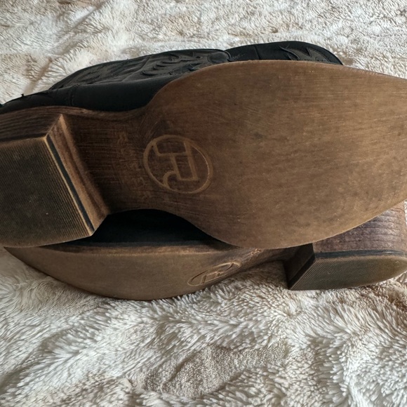 Women’s Roper Boots - Picture 5 of 7